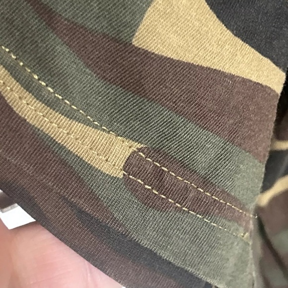 Guns N Roses Shirt Mens Extra Large XL Camouflage Rock Band Music. EXCELLENT - Picture 3 of 6